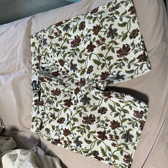 Boohoo Other - Boo Hoo man floral shorts